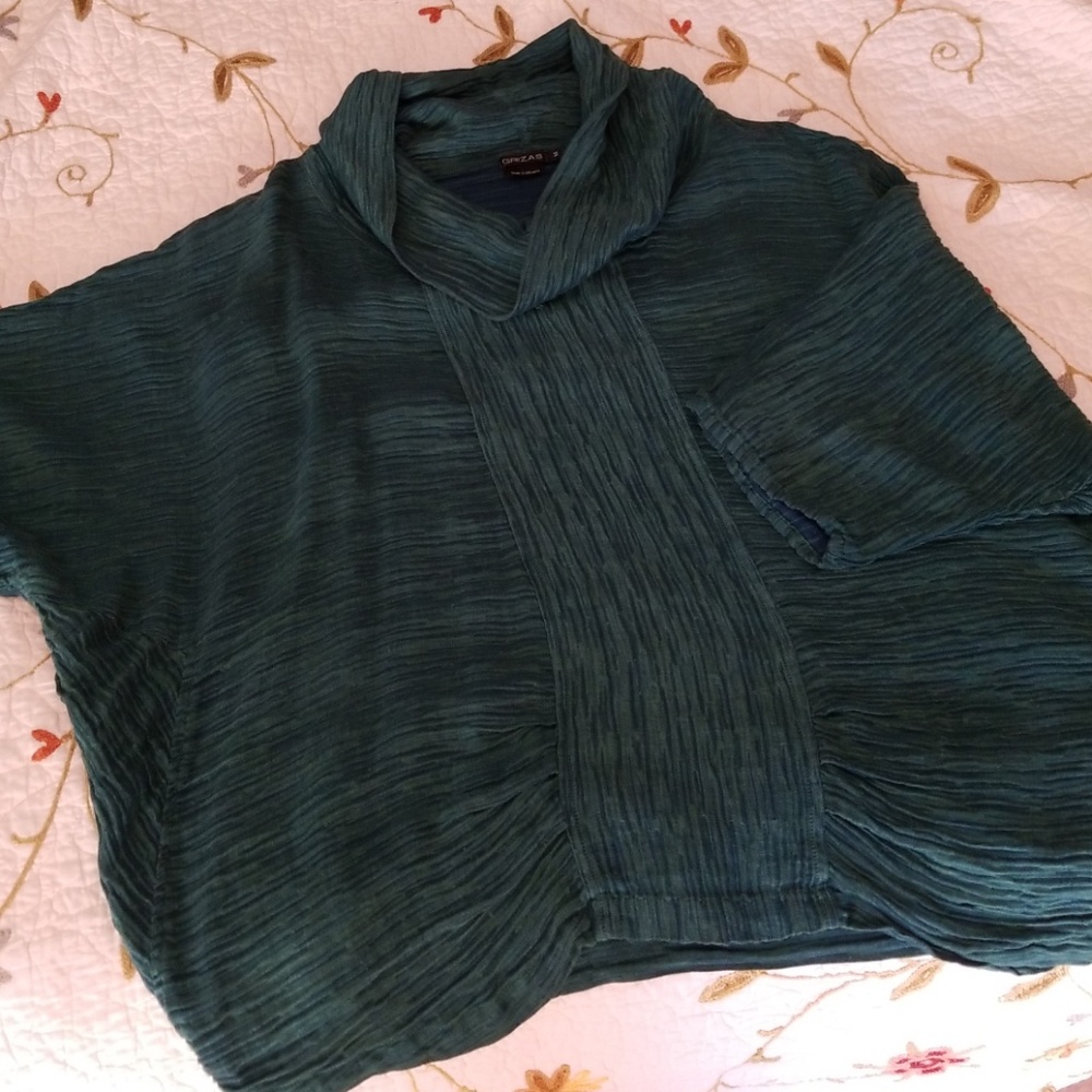 Grizas Dolman sleeve, Cowl neck top